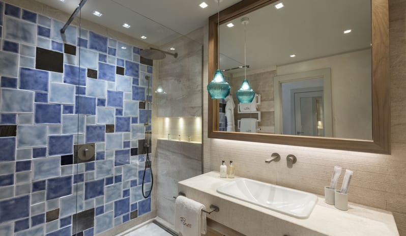 SARDH_Suite Sea View_Bathroom 1